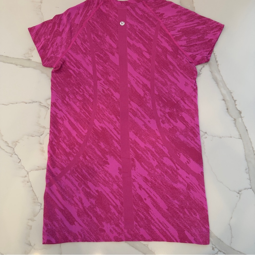 Lululemon Swiftly Tech 2.0 Mesh Short Sleeve Shirt Camo POW Pink Size 8